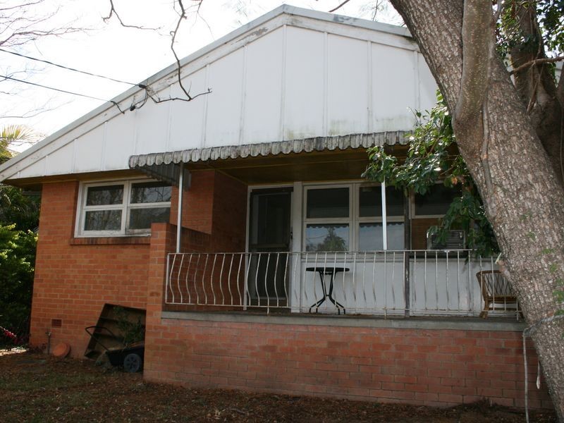 18 Alkina Street, Kenmore QLD 4069