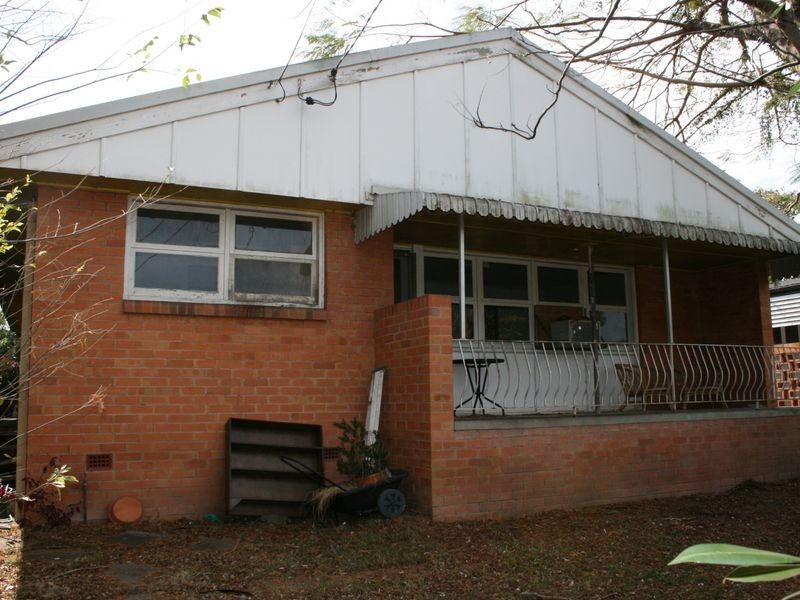 18 Alkina Street, Kenmore QLD 4069