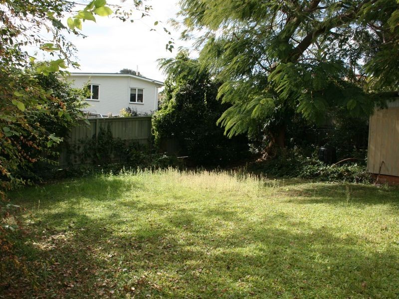 18 Alkina Street, Kenmore QLD 4069