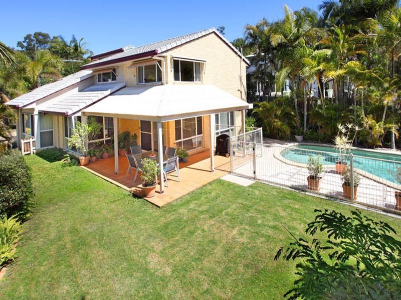 2 Tallowwood Close, Chapel Hill QLD 4069