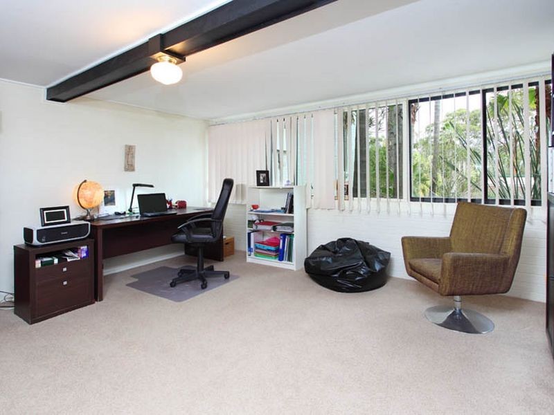 13 Yeoman Street, Chapel Hill QLD 4069