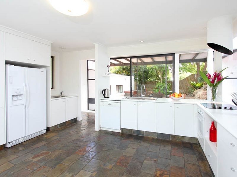 13 Yeoman Street, Chapel Hill QLD 4069