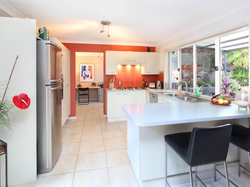 3 Toddington Street, Chapel Hill QLD 4069
