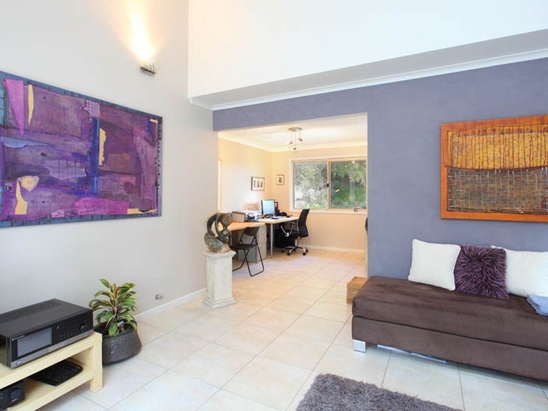 3 Toddington Street, Chapel Hill QLD 4069