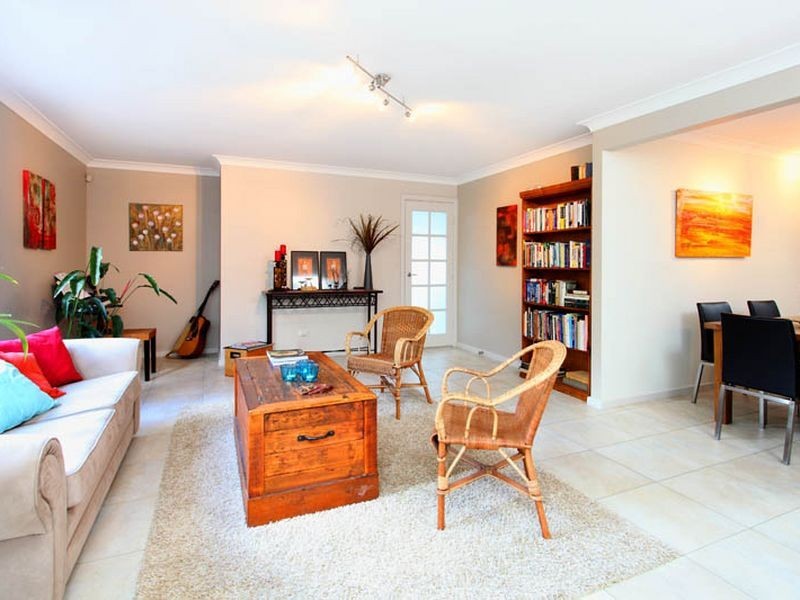 3 Toddington Street, Chapel Hill QLD 4069
