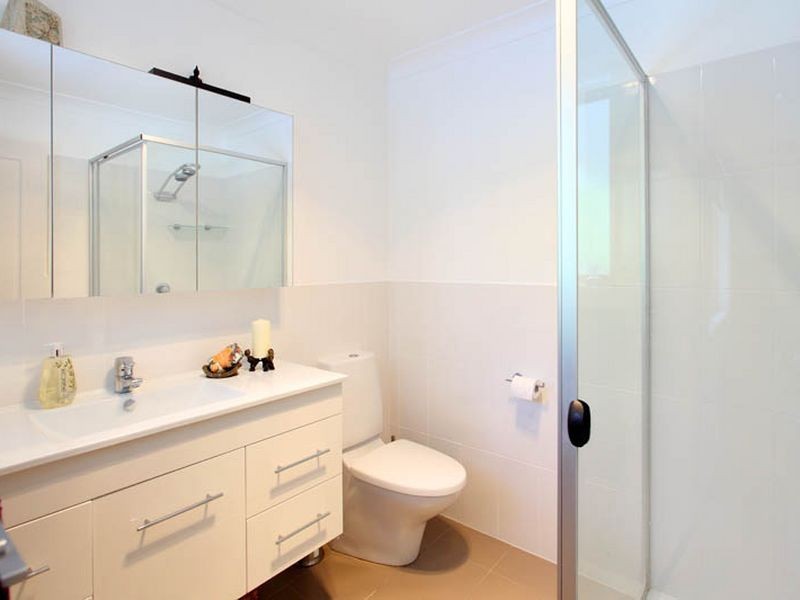 3 Toddington Street, Chapel Hill QLD 4069