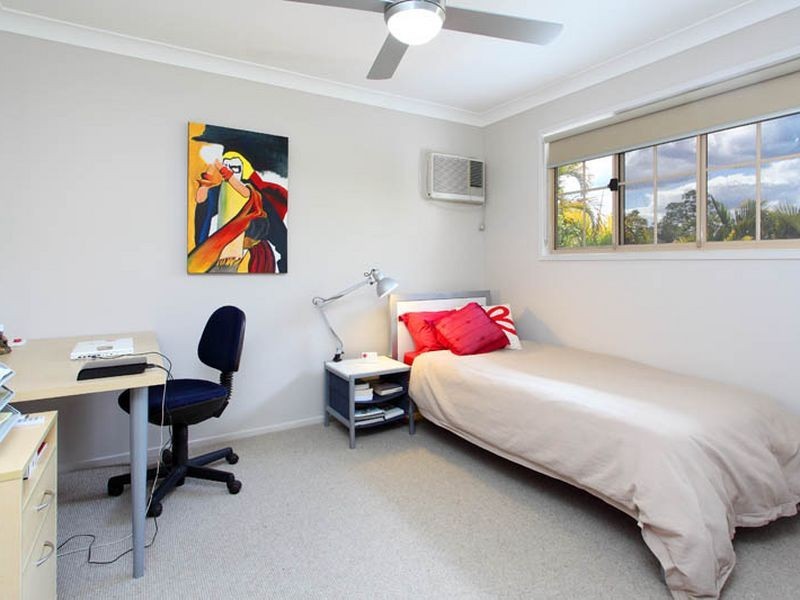 3 Toddington Street, Chapel Hill QLD 4069
