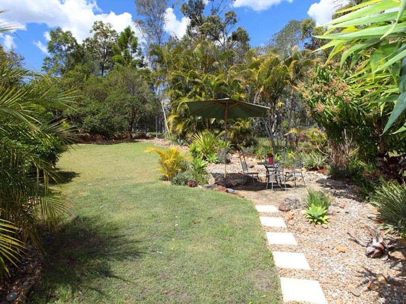 3 Toddington Street, Chapel Hill QLD 4069