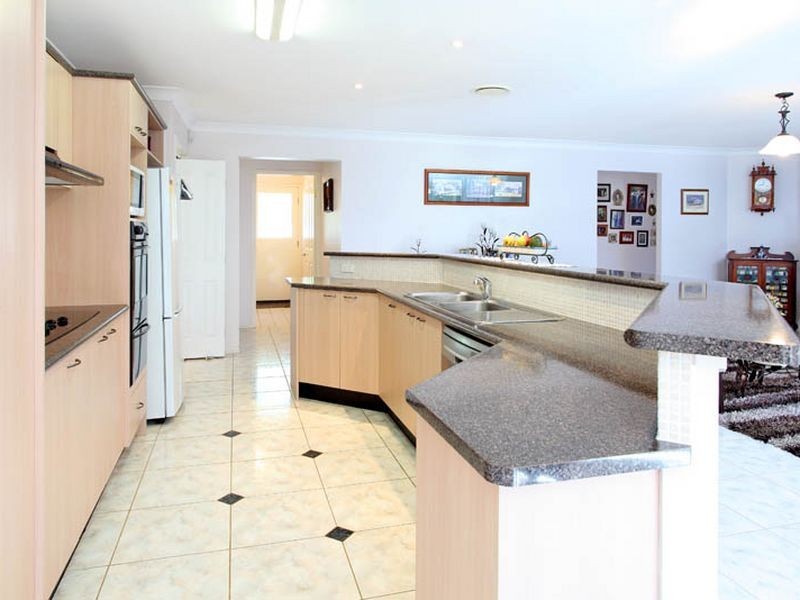 36 Crestwood Place, Moggill QLD 4070