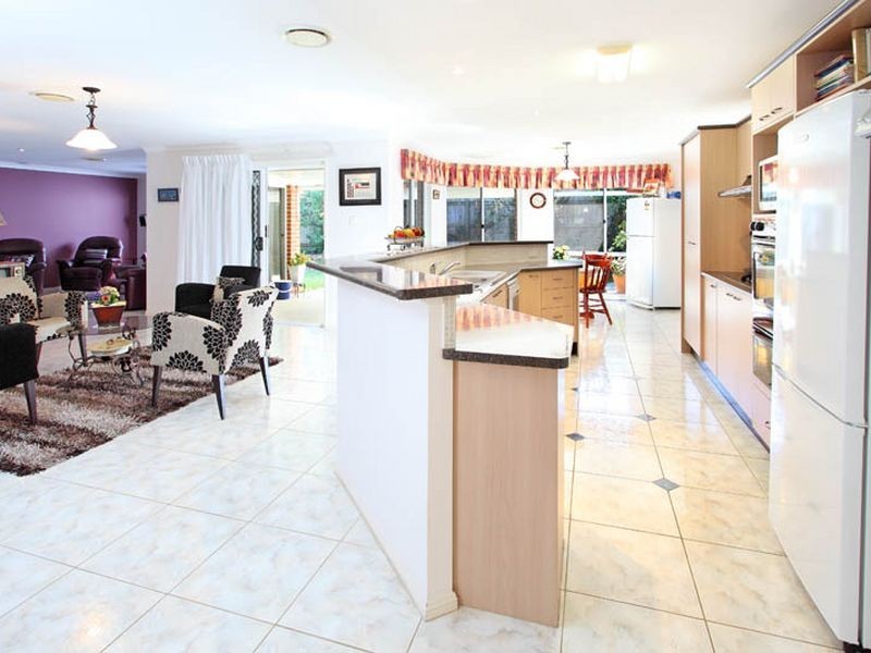 36 Crestwood Place, Moggill QLD 4070