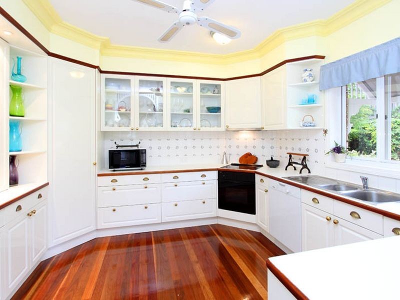 10 Maroa Close, Chapel Hill QLD 4069
