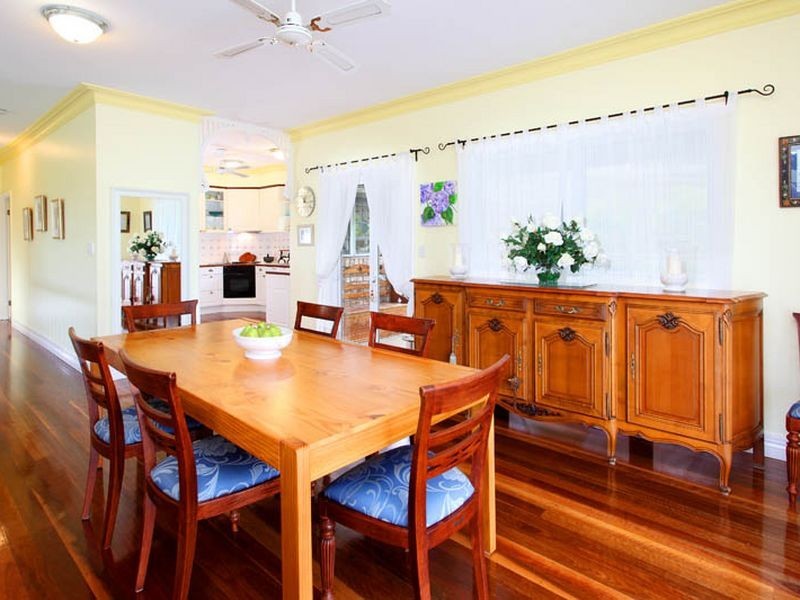 10 Maroa Close, Chapel Hill QLD 4069