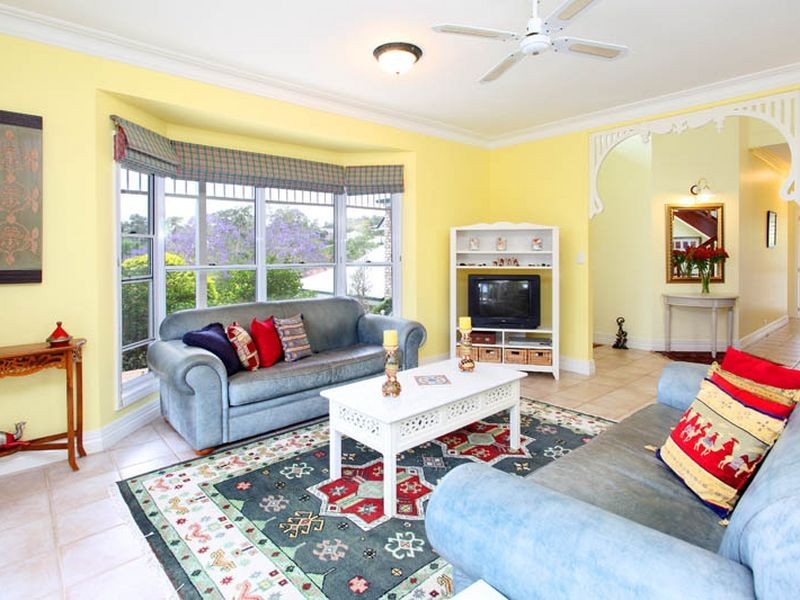 10 Maroa Close, Chapel Hill QLD 4069
