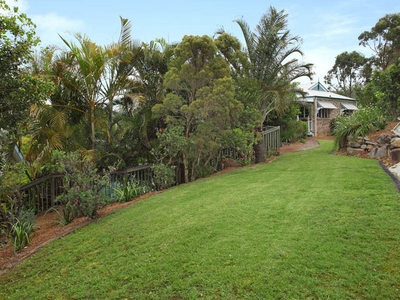 10 Maroa Close, Chapel Hill QLD 4069