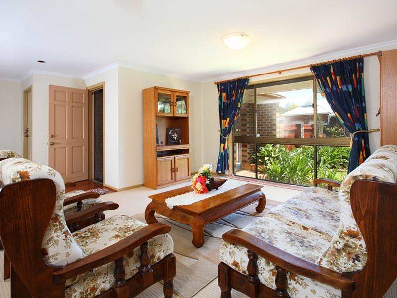 6 Codford Place, Chapel Hill QLD 4069