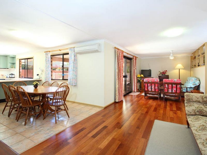 6 Codford Place, Chapel Hill QLD 4069
