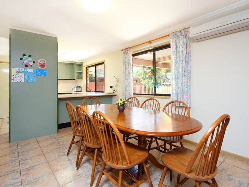 6 Codford Place, Chapel Hill QLD 4069