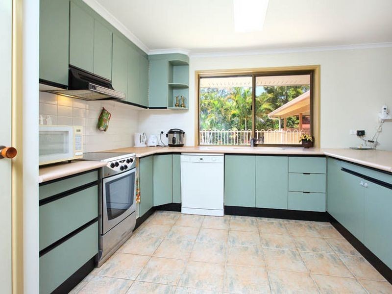 6 Codford Place, Chapel Hill QLD 4069