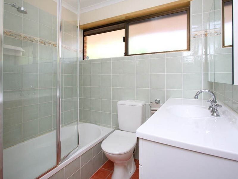 6 Codford Place, Chapel Hill QLD 4069