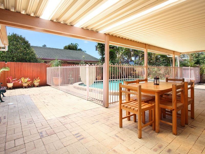 6 Codford Place, Chapel Hill QLD 4069