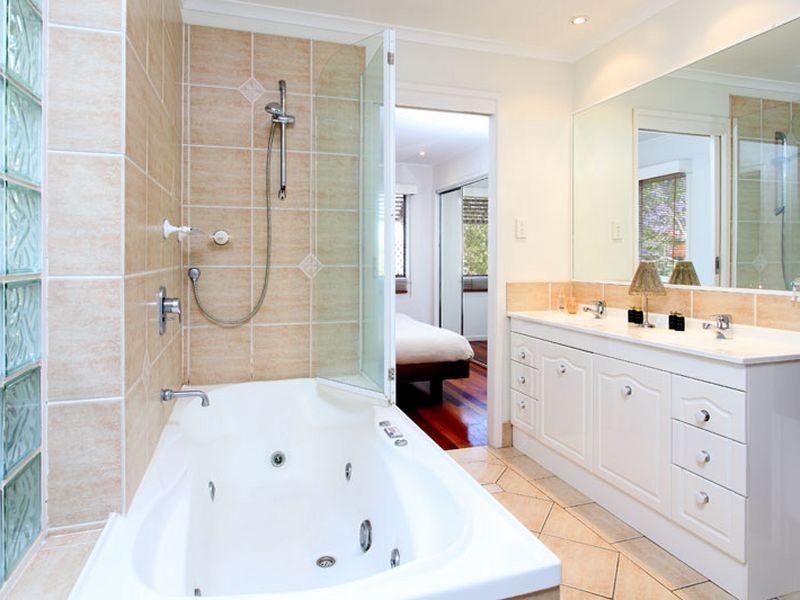 59 Gem Road, Kenmore QLD 4069
