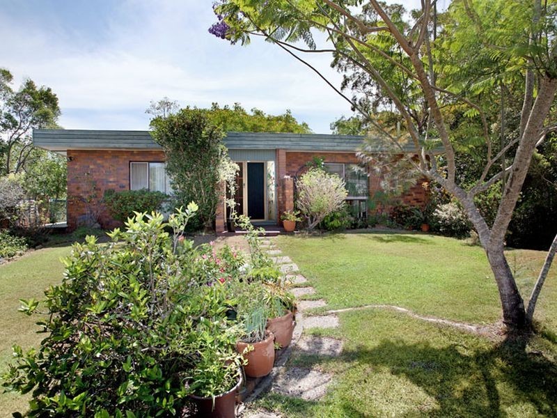6 Talasea Street, Chapel Hill QLD 4069