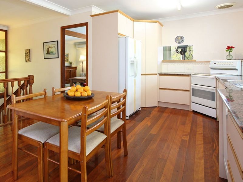 6 Talasea Street, Chapel Hill QLD 4069