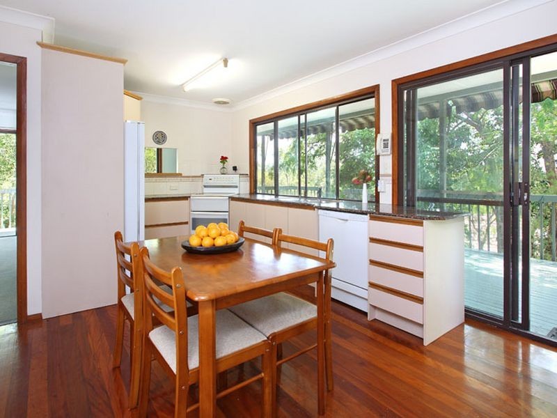 6 Talasea Street, Chapel Hill QLD 4069
