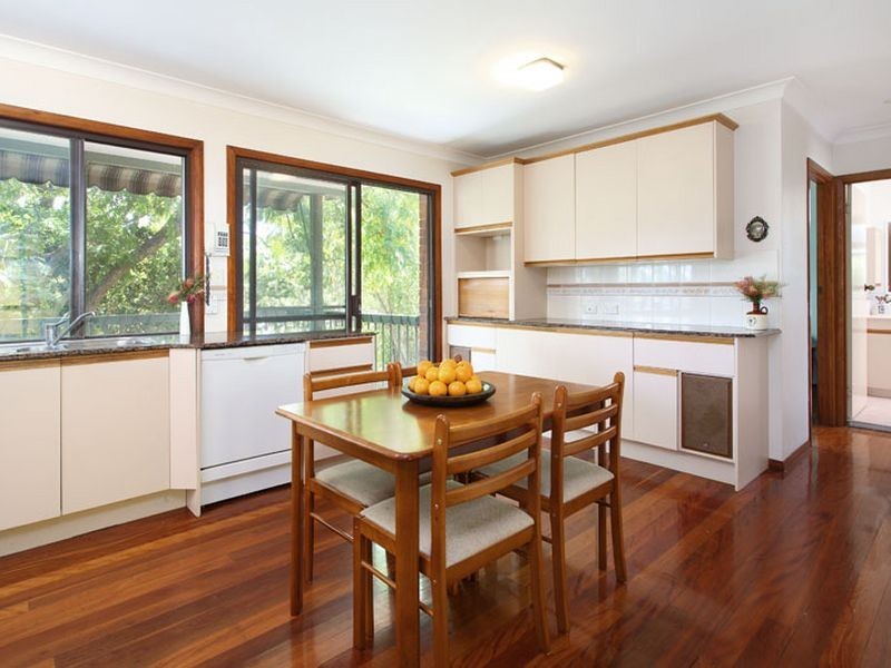6 Talasea Street, Chapel Hill QLD 4069