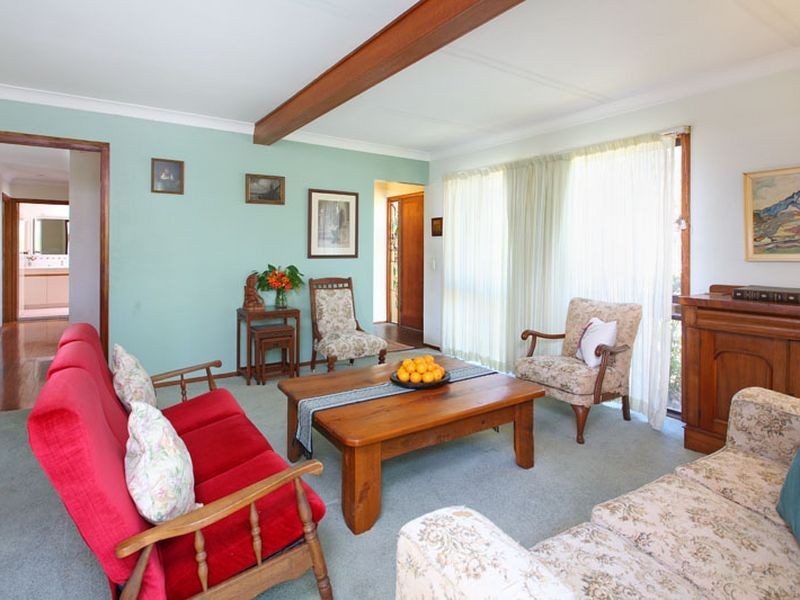 6 Talasea Street, Chapel Hill QLD 4069