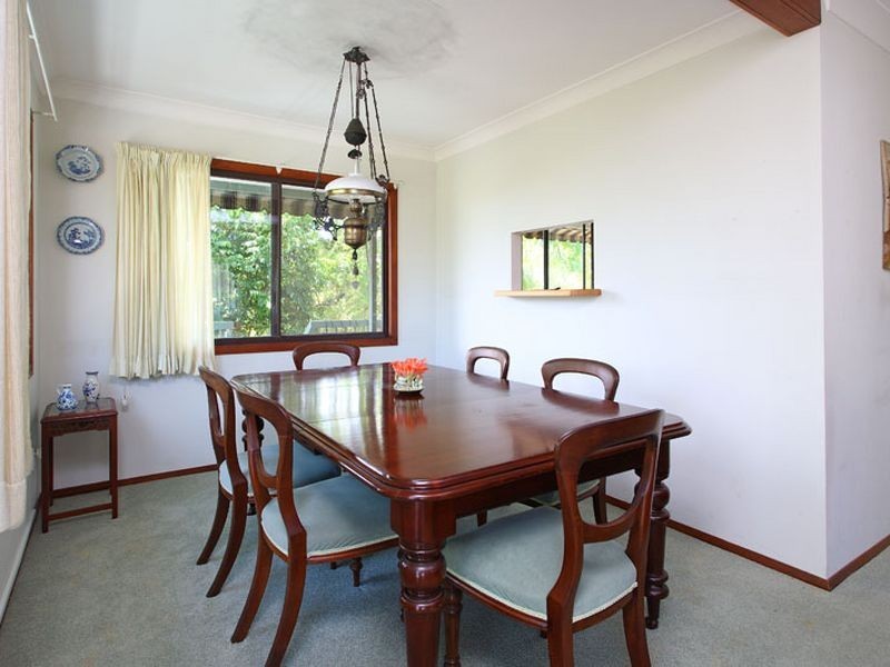 6 Talasea Street, Chapel Hill QLD 4069