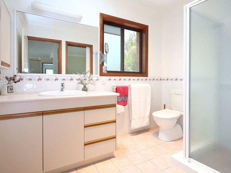 6 Talasea Street, Chapel Hill QLD 4069