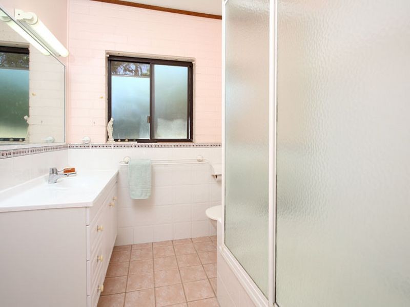6 Talasea Street, Chapel Hill QLD 4069