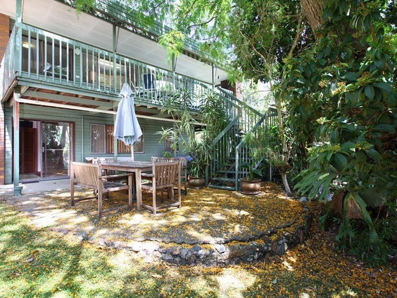 6 Talasea Street, Chapel Hill QLD 4069