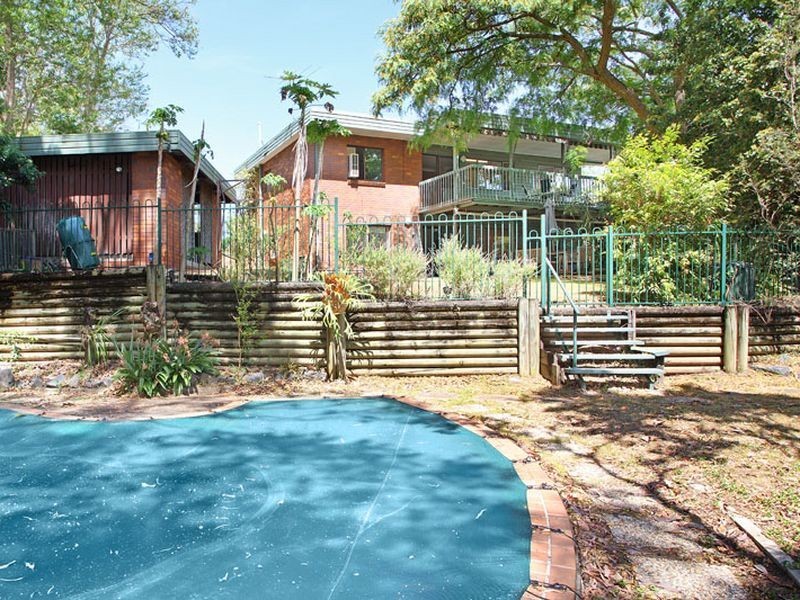 6 Talasea Street, Chapel Hill QLD 4069