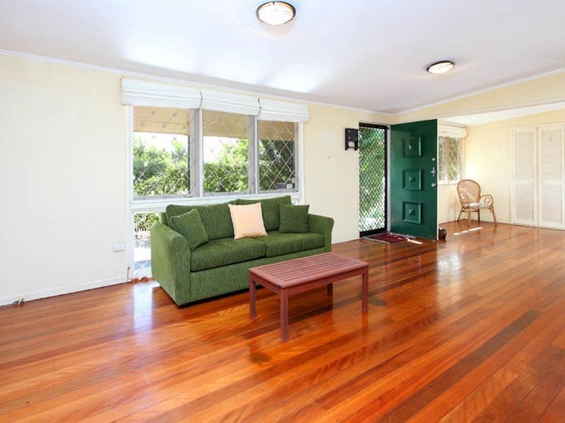 51 Gilruth Rd, Kenmore QLD 4069
