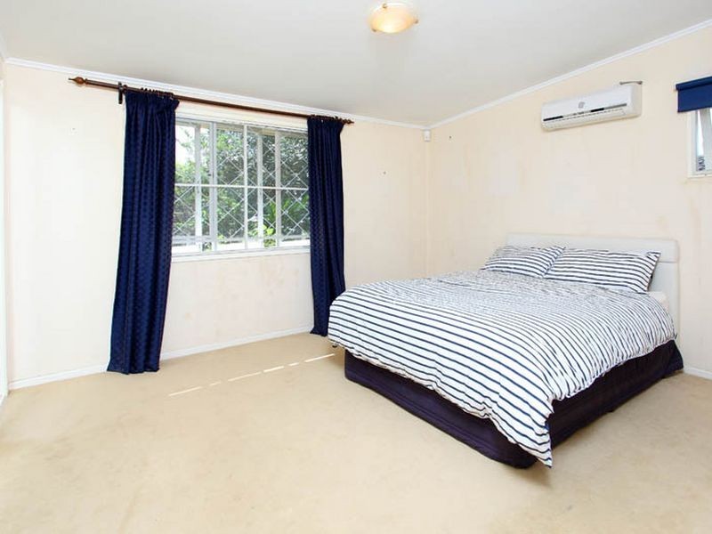 51 Gilruth Rd, Kenmore QLD 4069