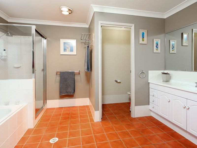 28 Crestwood Place, Moggill QLD 4070