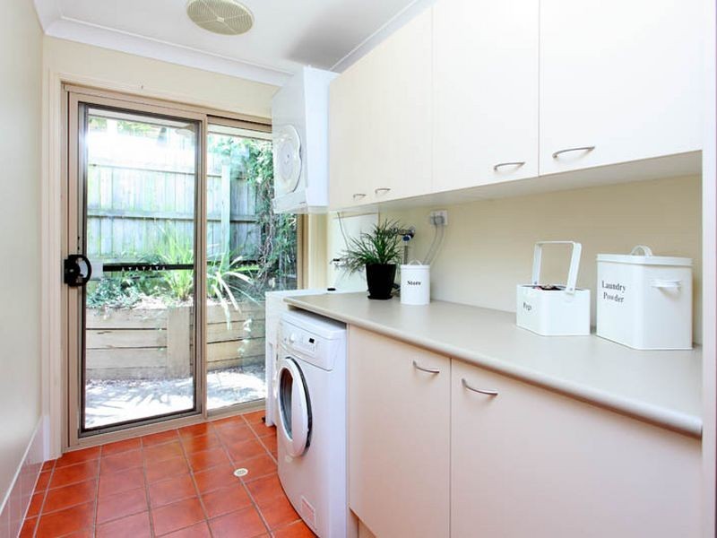 28 Crestwood Place, Moggill QLD 4070