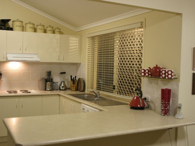 8a Church Road, Bellbowrie QLD 4070