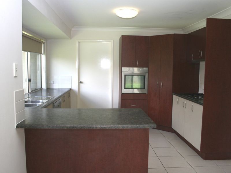 13 Hendos Place, Moggill QLD 4070