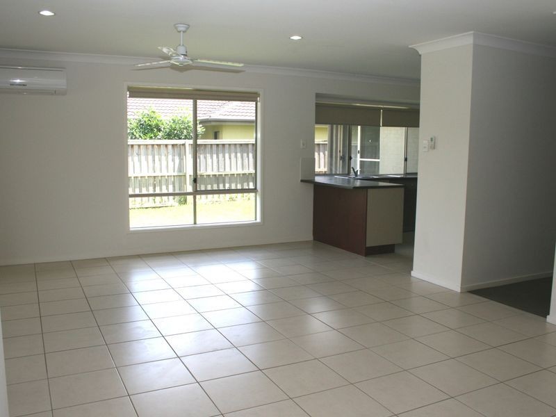 13 Hendos Place, Moggill QLD 4070
