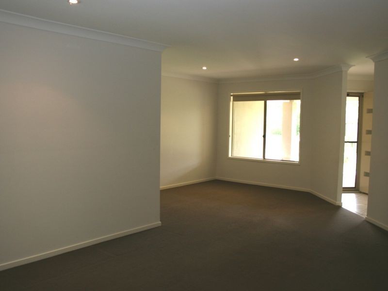 13 Hendos Place, Moggill QLD 4070
