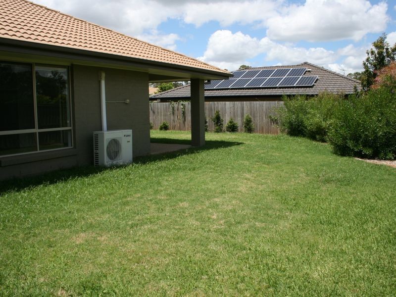 13 Hendos Place, Moggill QLD 4070