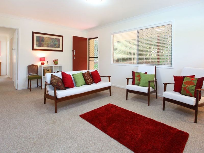 6 Tucker Street, Chapel Hill QLD 4069