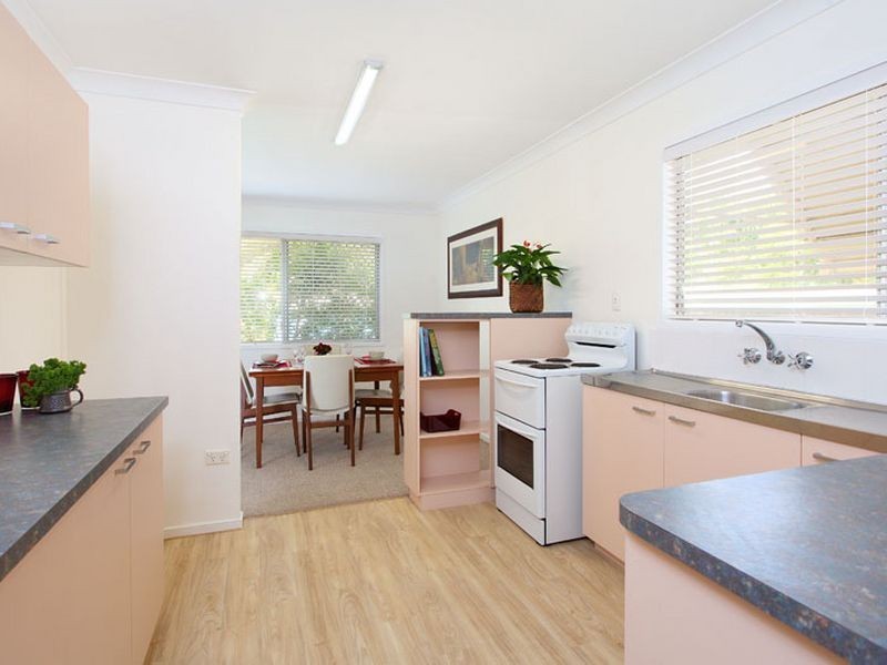 6 Tucker Street, Chapel Hill QLD 4069