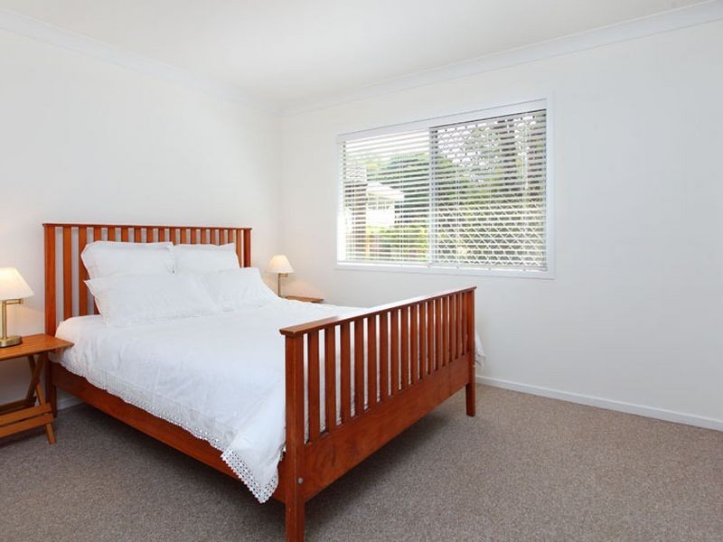 6 Tucker Street, Chapel Hill QLD 4069