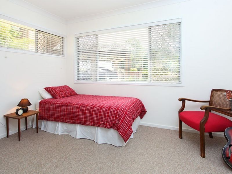 6 Tucker Street, Chapel Hill QLD 4069