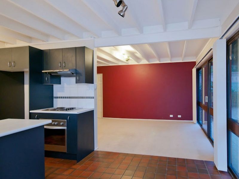 12 Stonehenge Street, Chapel Hill QLD 4069