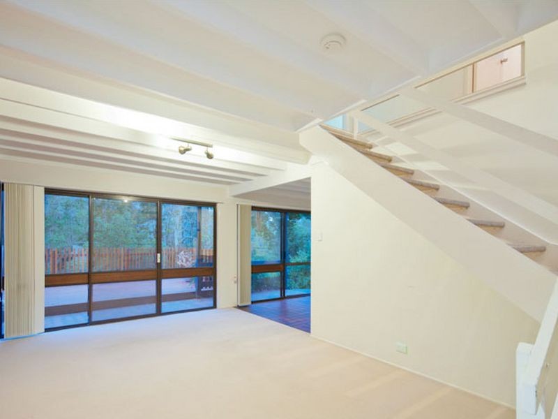 12 Stonehenge Street, Chapel Hill QLD 4069